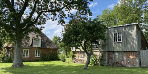 Haus und Scheune